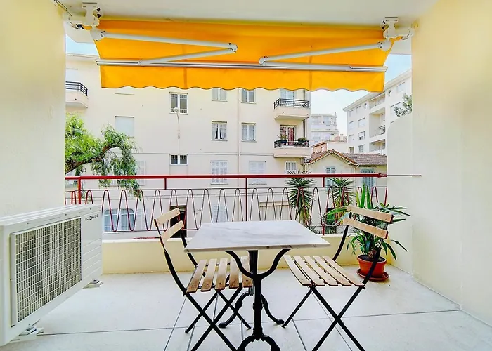 2 Bedroom Luxury Flat With Balcony Cannes Center