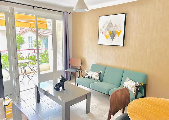 2 Bedroom Luxury Flat With Balcony Cannes Center